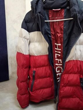 Tommy Hilfiger Red White and Navy Puffer Jacket,Size Small But Oversized!NWOT